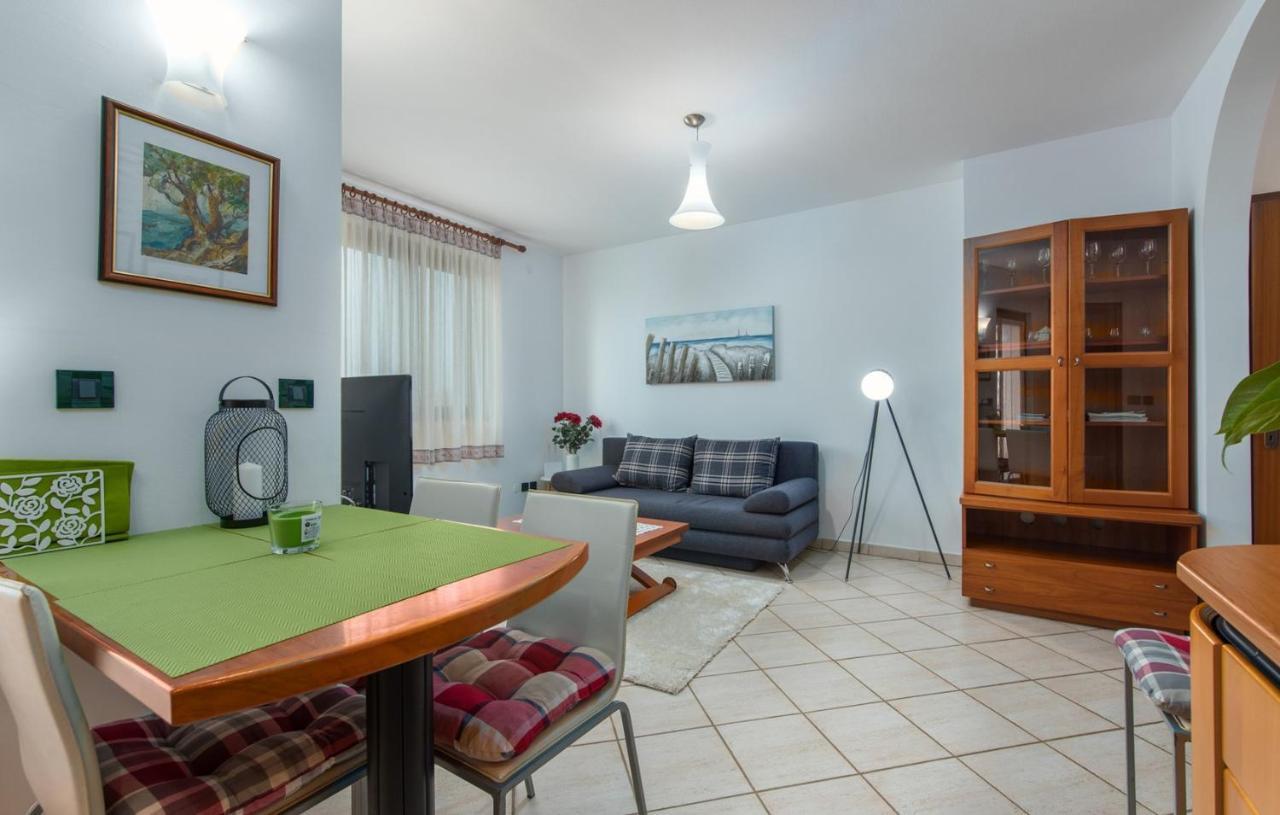 Apartment Roberto Punta Пореч Екстериор снимка