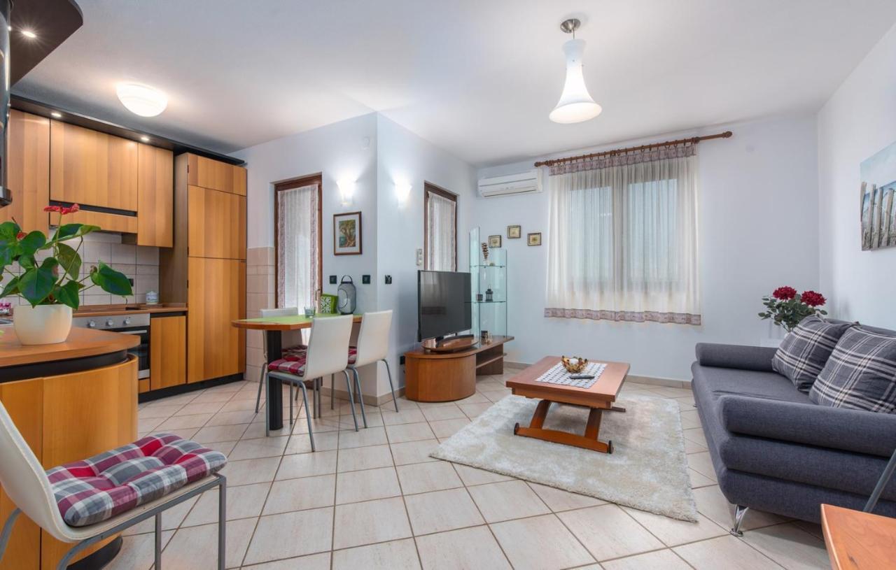 Apartment Roberto Punta Пореч Екстериор снимка
