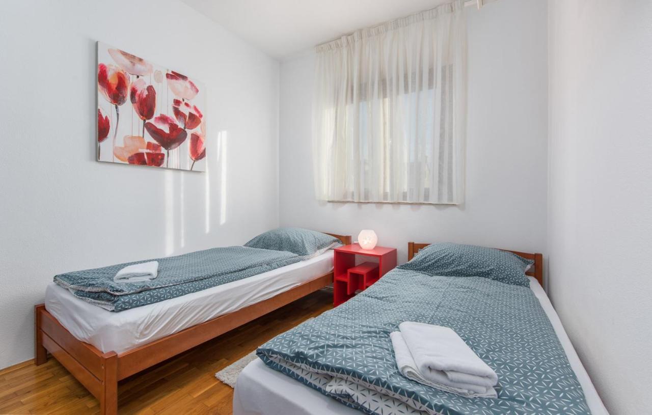 Apartment Roberto Punta Пореч Екстериор снимка