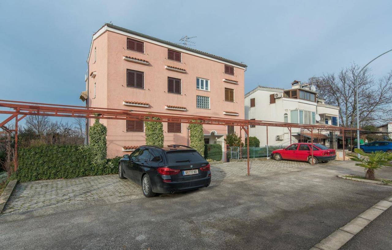 Apartment Roberto Punta Пореч Екстериор снимка