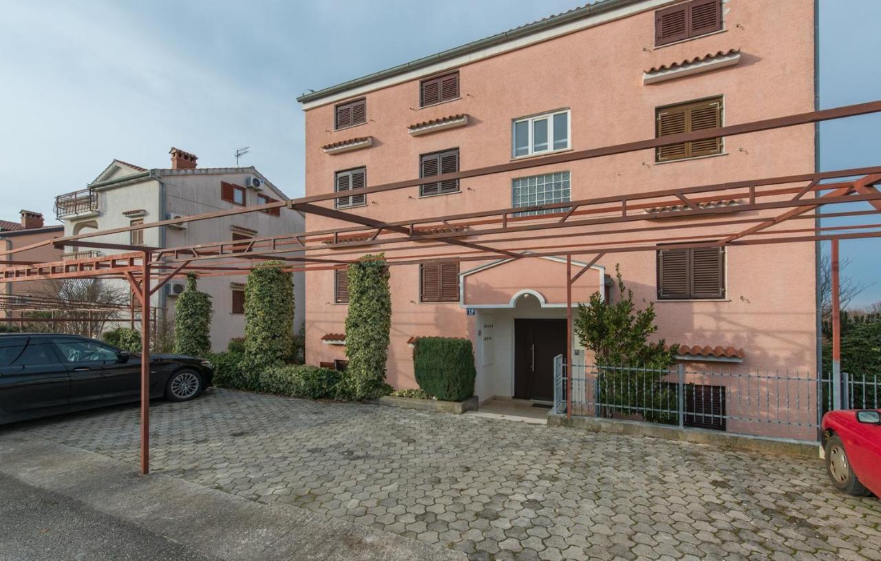 Apartment Roberto Punta Пореч Екстериор снимка
