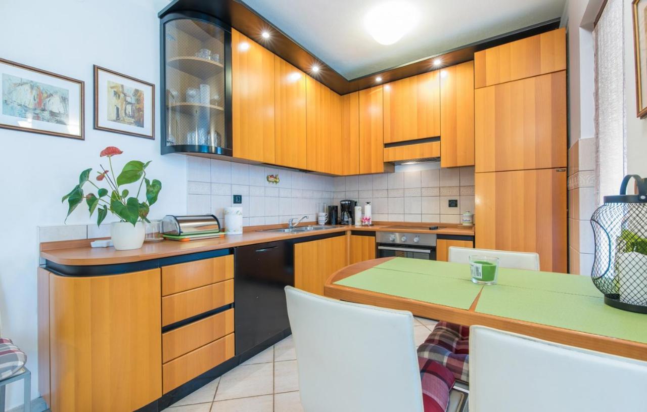 Apartment Roberto Punta Пореч Екстериор снимка